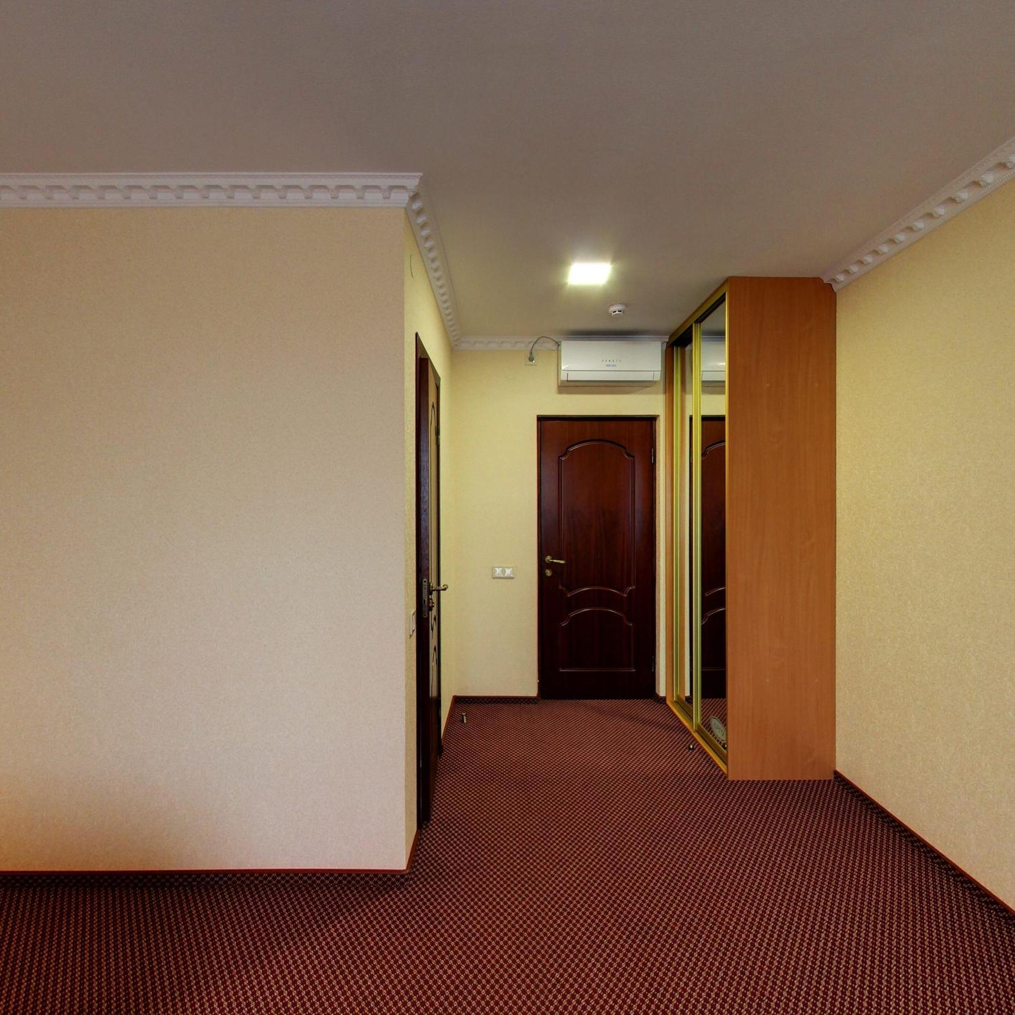 Argo Premium Hotel Lviv Exterior photo